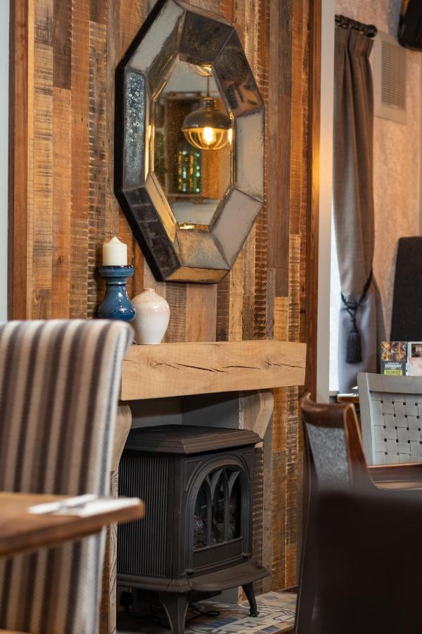 The Churchill By Greene King Inns Royal Wootton Bassett Bagian luar foto