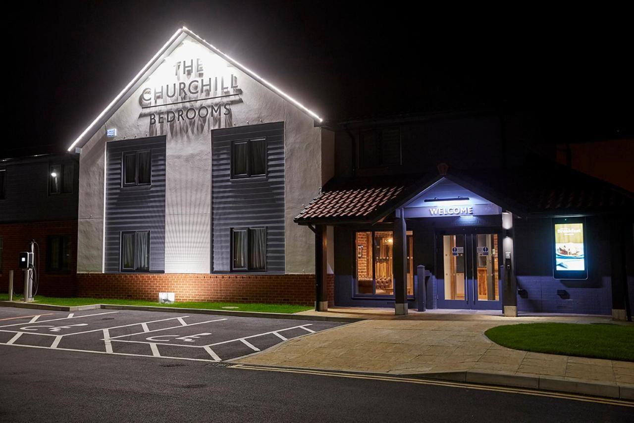 The Churchill By Greene King Inns Royal Wootton Bassett Bagian luar foto
